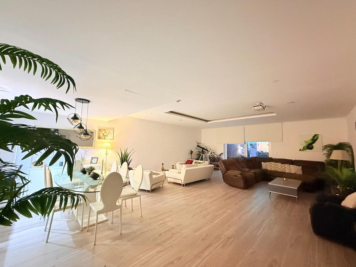 Bahay bakasyunan Oceana Residences